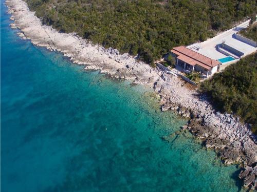 Two-bedroom Holiday Home In Loviste