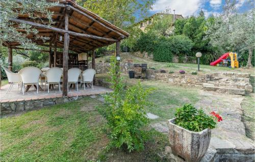 Holiday Home Villa Il Giaggiolo 06