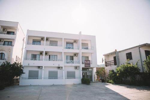 Sunrise Apartments