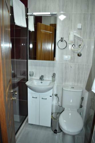 Hostal Guest House Apart Fati
