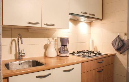 Two-bedroom Holiday Home In Bruinisse