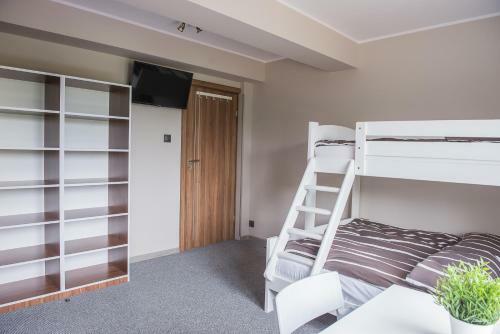 Hostal B&m Guesthouse