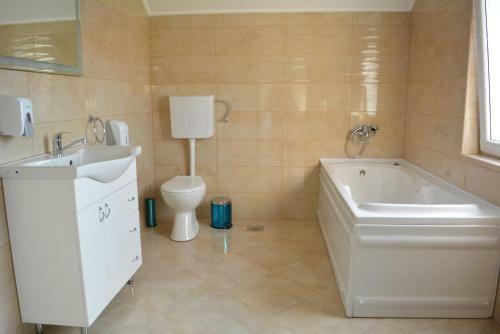 Hostal Deltix Apartments