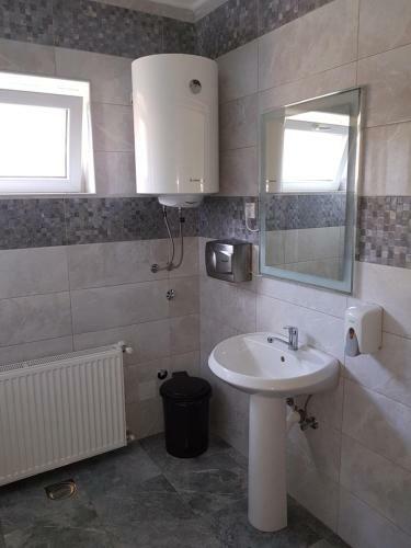 Hostal Deltix Apartments