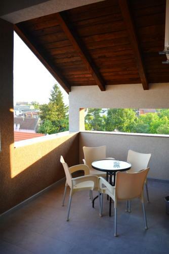 Hostal Deltix Apartments
