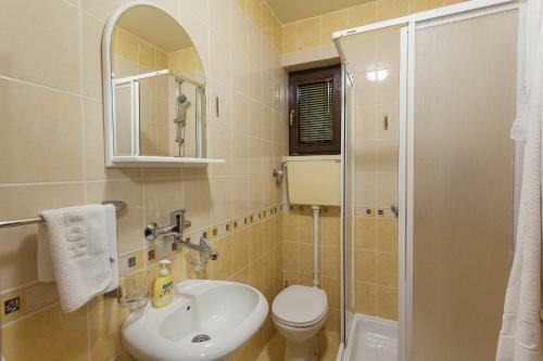 Hostal Guest House Vila Bajka