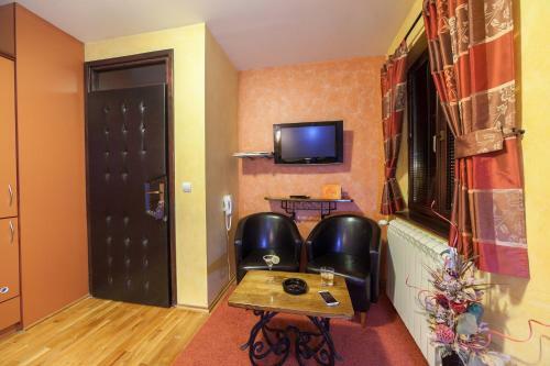 Hostal Guest House Vila Bajka