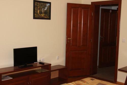 Hostal Kris Guest House