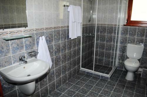 Hostal Kris Guest House