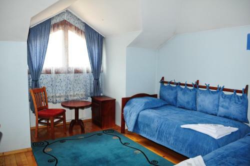 Hostal Kris Guest House