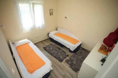 Apartment Azra