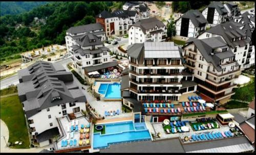 Private Apartment In Milmari Resort