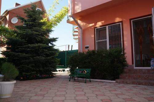 Hostal Elis Guesthouse
