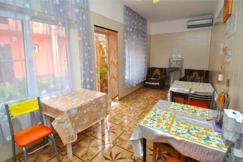 Hostal Elis Guesthouse