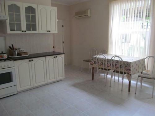 Hostal Elena Guest House