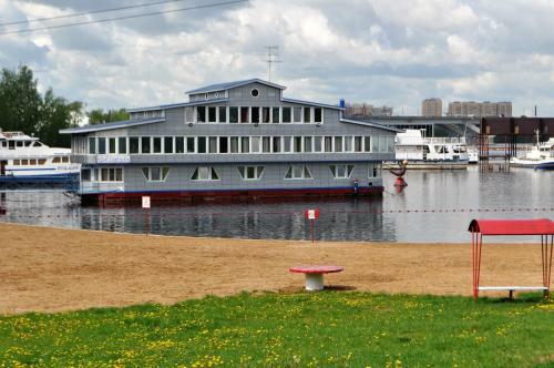Hotel On The Lake Lakada