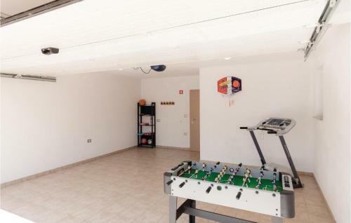 Three-bedroom Holiday Home In Hrvatini