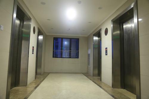 Beihu Park Tianci Central Ginza Apartment