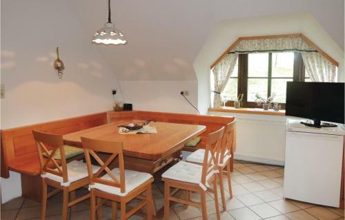 Four-bedroom Apartment In Weistrach