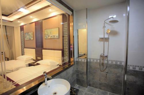 Binchuan Shuang Long Hotel