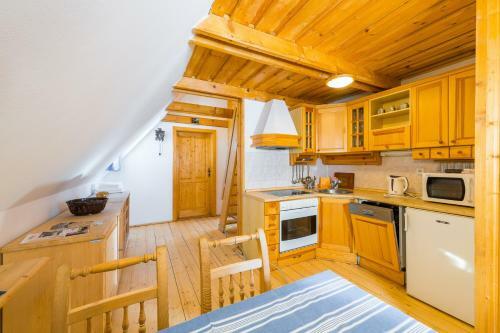 Hotel Vala?sk� Chalupy Resort