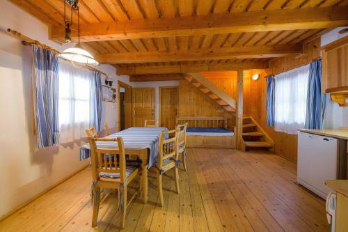Hotel Vala?sk� Chalupy Resort