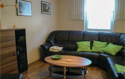 One-bedroom Apartment In Marlow Ot Gresenhorst
