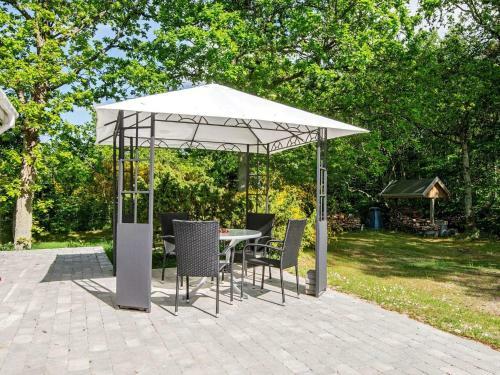 Two-bedroom Holiday Home In Glesborg 18