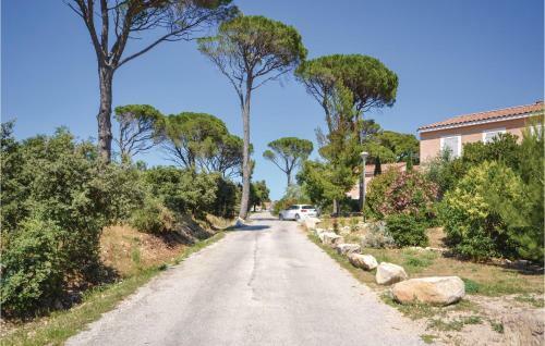 Two-bedroom Holiday Home In Calvisson