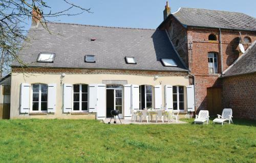 Three-bedroom Holiday Home In Chigny