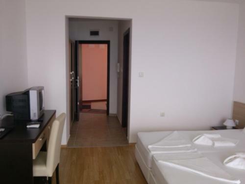 Hostal Villa Lazuren Bryag 2