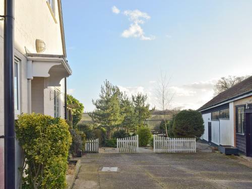 Granary Cottage - Tattingstone