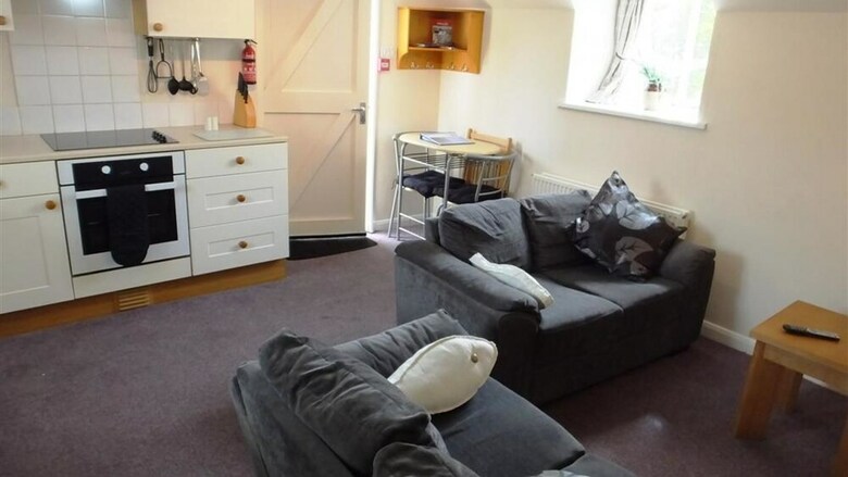 Cosheston Apartments 5