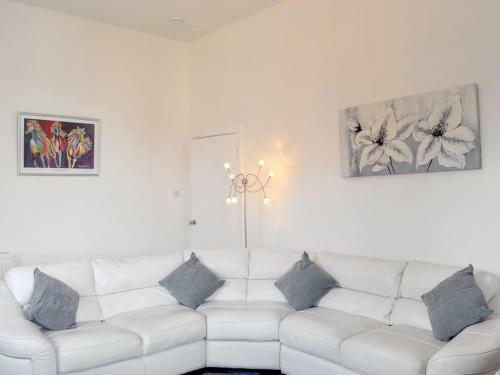 Clyde Coast Flat 1/1