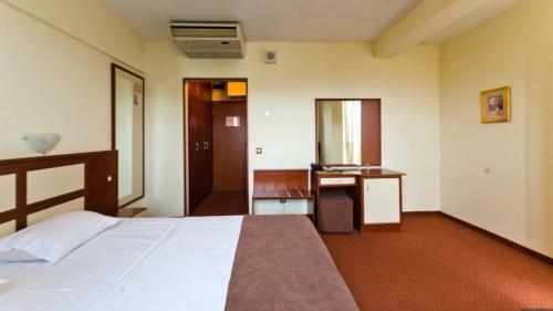 Nadejda Hotel