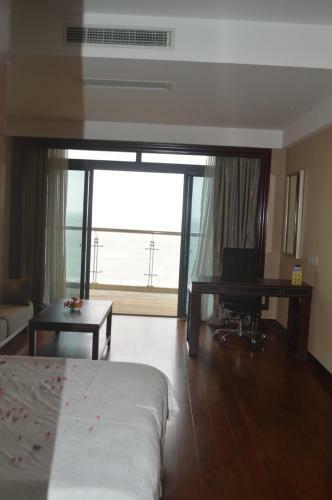 Lao Cuo Zhai Ren Apartment