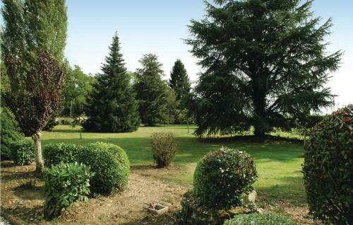 Four-bedroom Holiday Home In Gardonne
