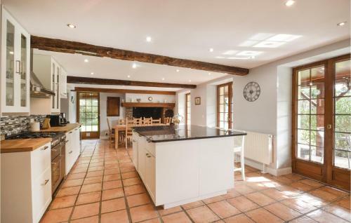 Five-bedroom Holiday Home In Lichos
