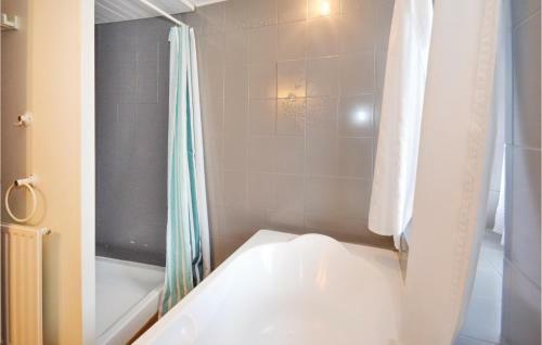 Five-bedroom Holiday Home In Lichos