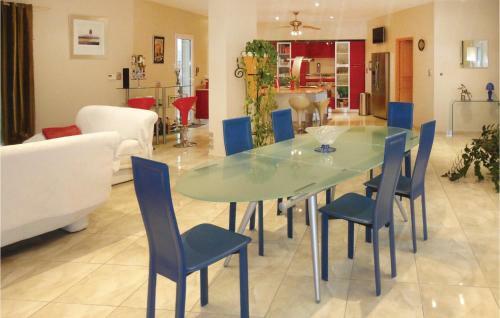 Five-bedroom Holiday Home In Valmascle