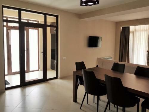Villa Crystal Town House