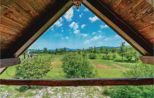 Three-bedroom Holiday Home In Gracac