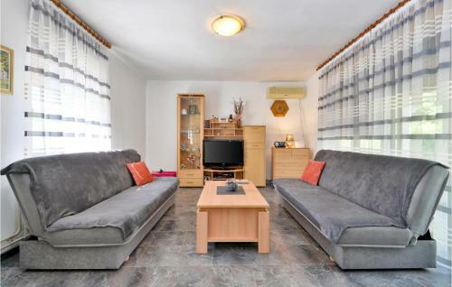 Two-bedroom Holiday Home In Ivanska