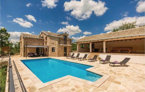 Four-bedroom Holiday Home In Krivodol