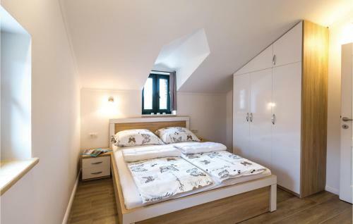 Four-bedroom Holiday Home In Krivodol