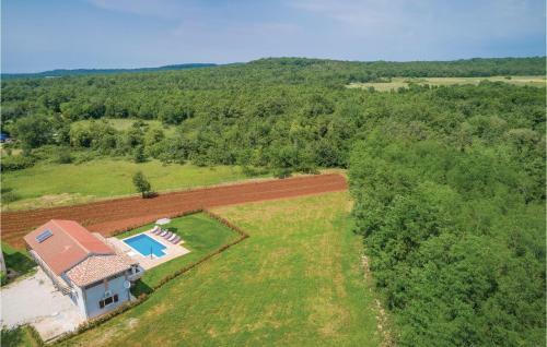 Three-bedroom Holiday Home In Katun