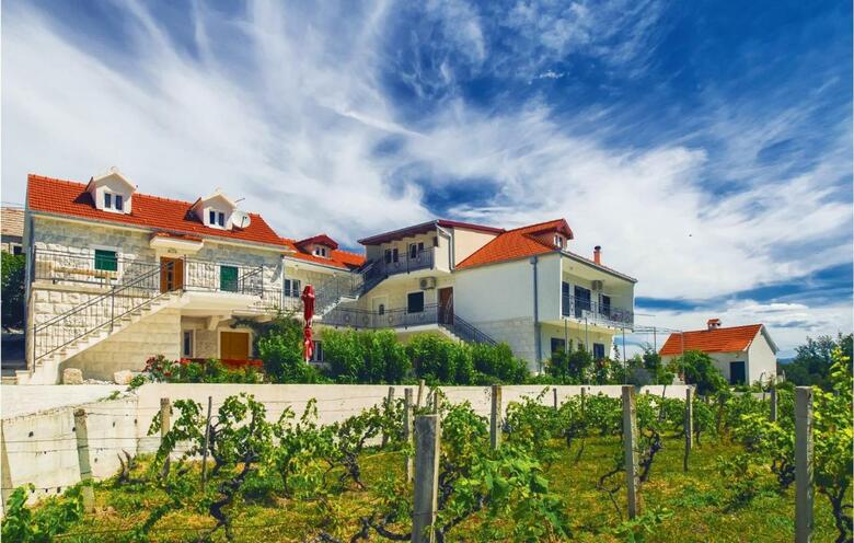 Holiday Home Kucice With Outdoor Pool