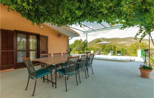 Holiday Home Mravnica 09