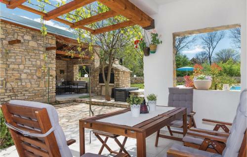 Three-bedroom Holiday Home In Mratovo