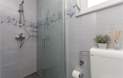 Two-bedroom Holiday Home In Murvica